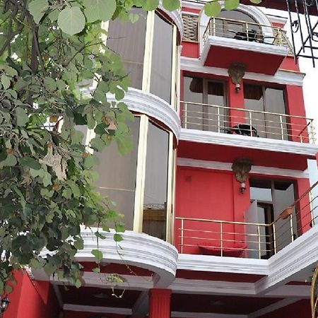 Hotel Amber Batumi Esterno foto