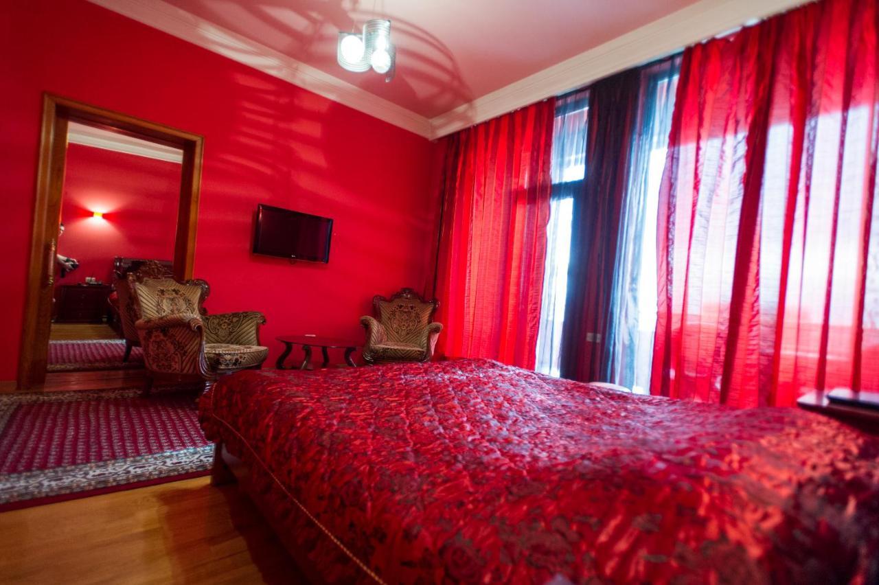 Hotel Amber Batumi Esterno foto