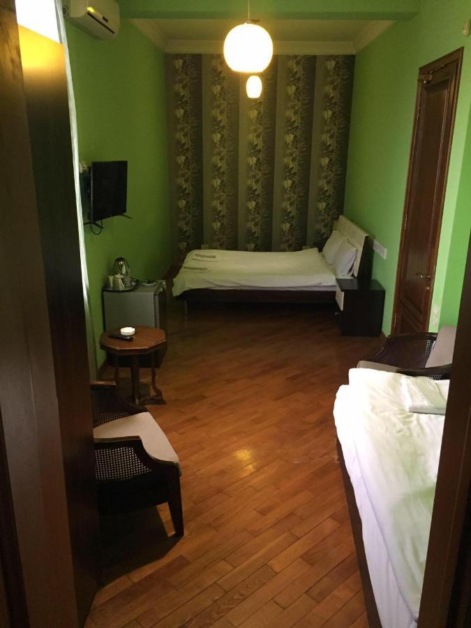 Hotel Amber Batumi Esterno foto