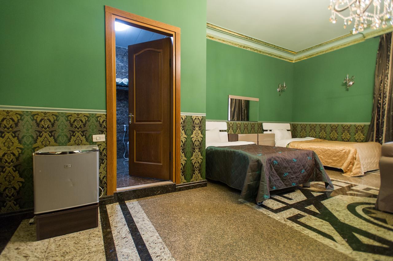 Hotel Amber Batumi Esterno foto