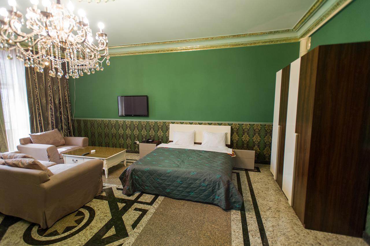 Hotel Amber Batumi Esterno foto