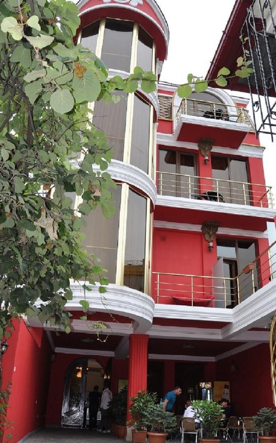 Hotel Amber Batumi Esterno foto