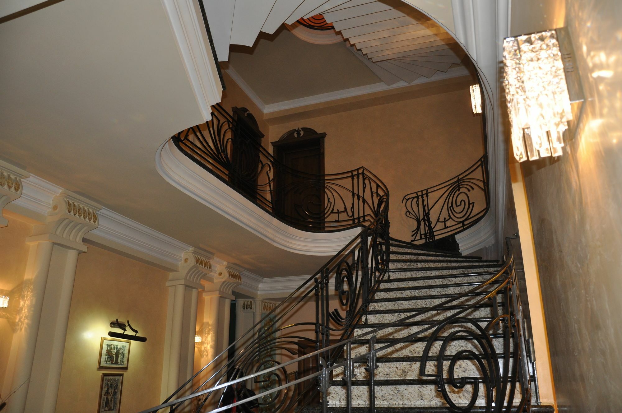 Hotel Amber Batumi Esterno foto